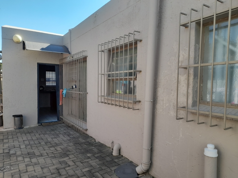 3 Bedroom Property for Sale in Suideroord Gauteng