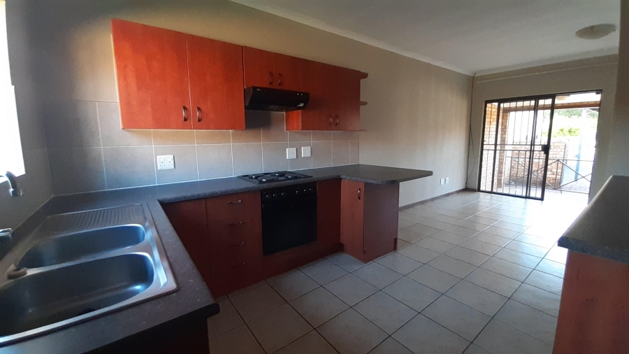 To Let 3 Bedroom Property for Rent in Golf Park Gauteng