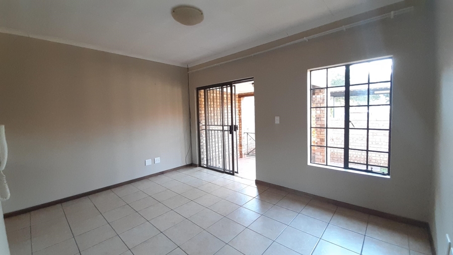 To Let 3 Bedroom Property for Rent in Golf Park Gauteng
