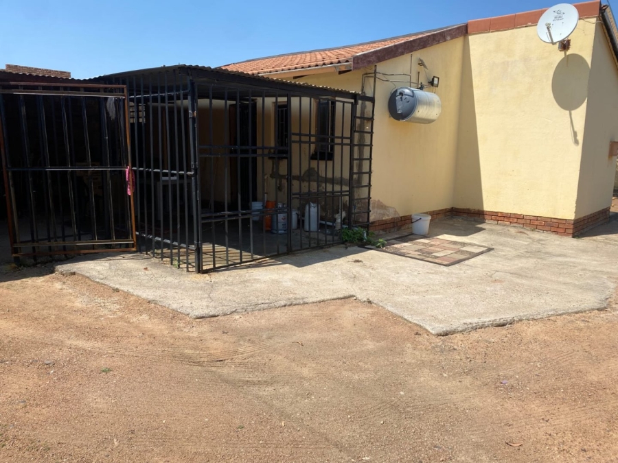 3 Bedroom Property for Sale in Soshanguve GG Gauteng
