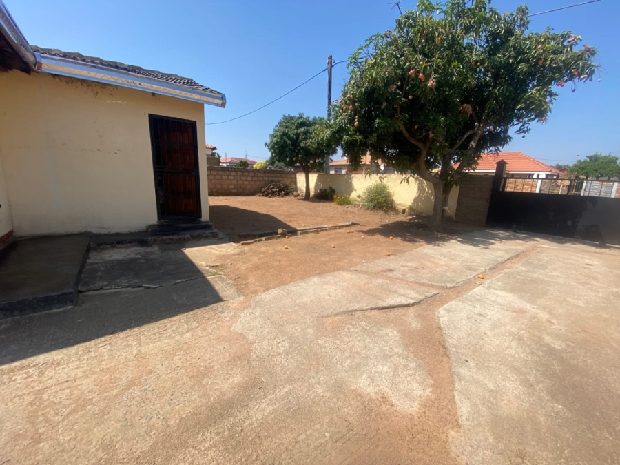 3 Bedroom Property for Sale in Soshanguve GG Gauteng