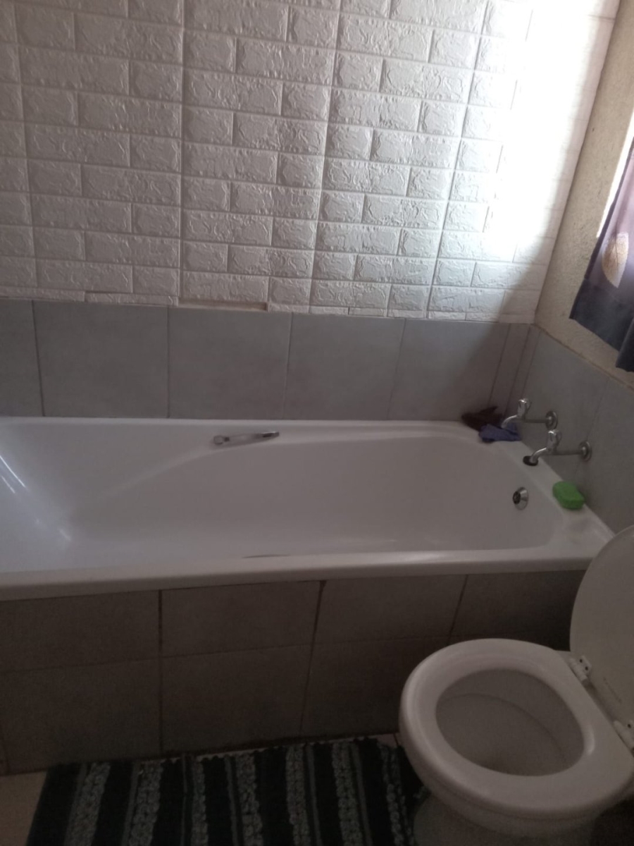 2 Bedroom Property for Sale in Soshanguve VV Gauteng