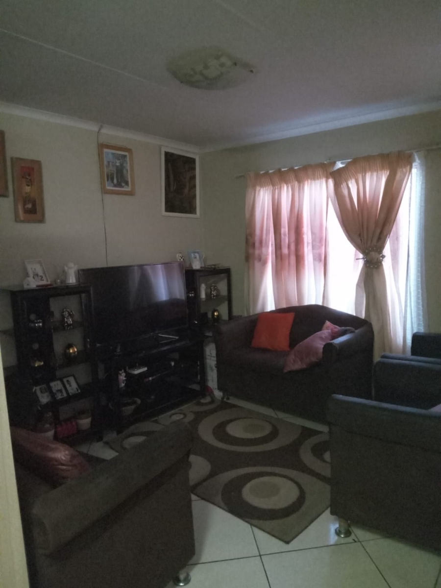2 Bedroom Property for Sale in Soshanguve VV Gauteng