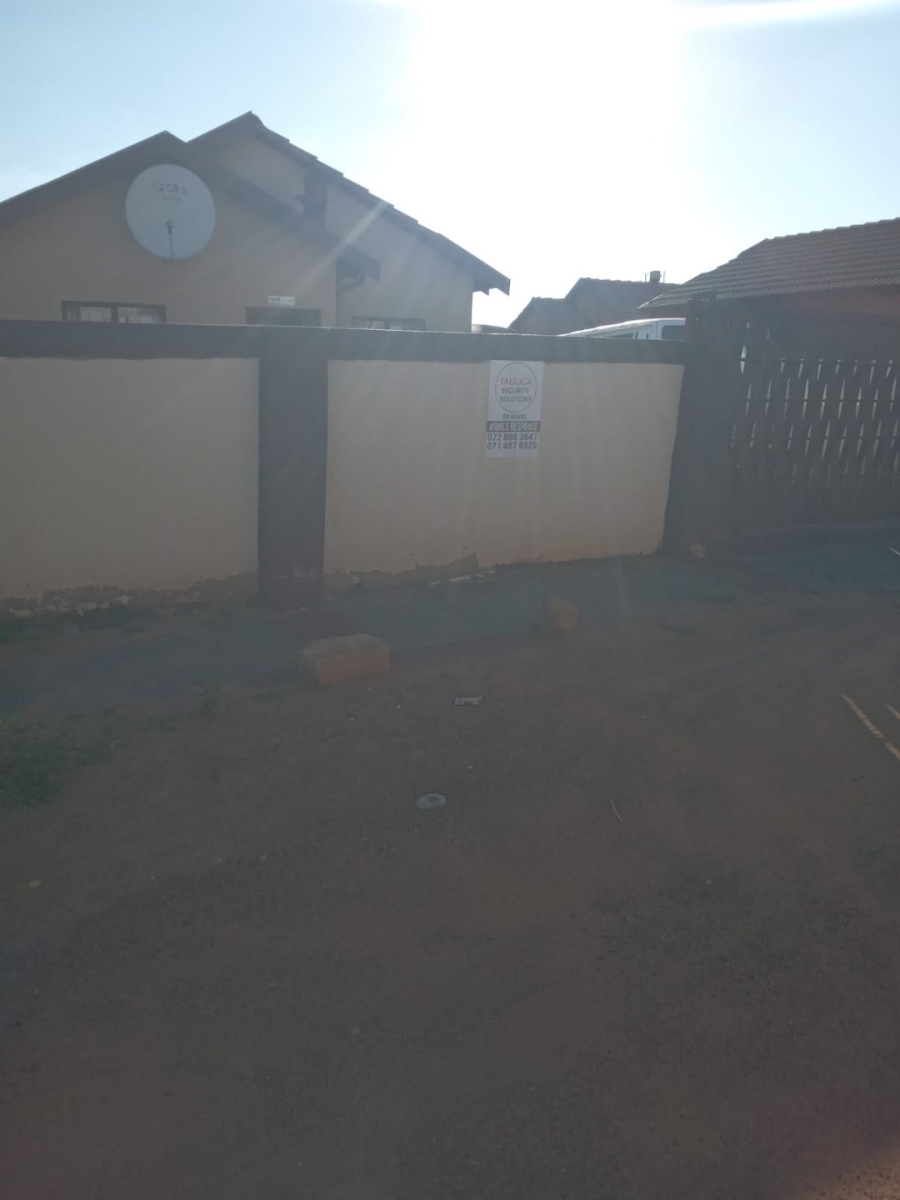 2 Bedroom Property for Sale in Soshanguve VV Gauteng