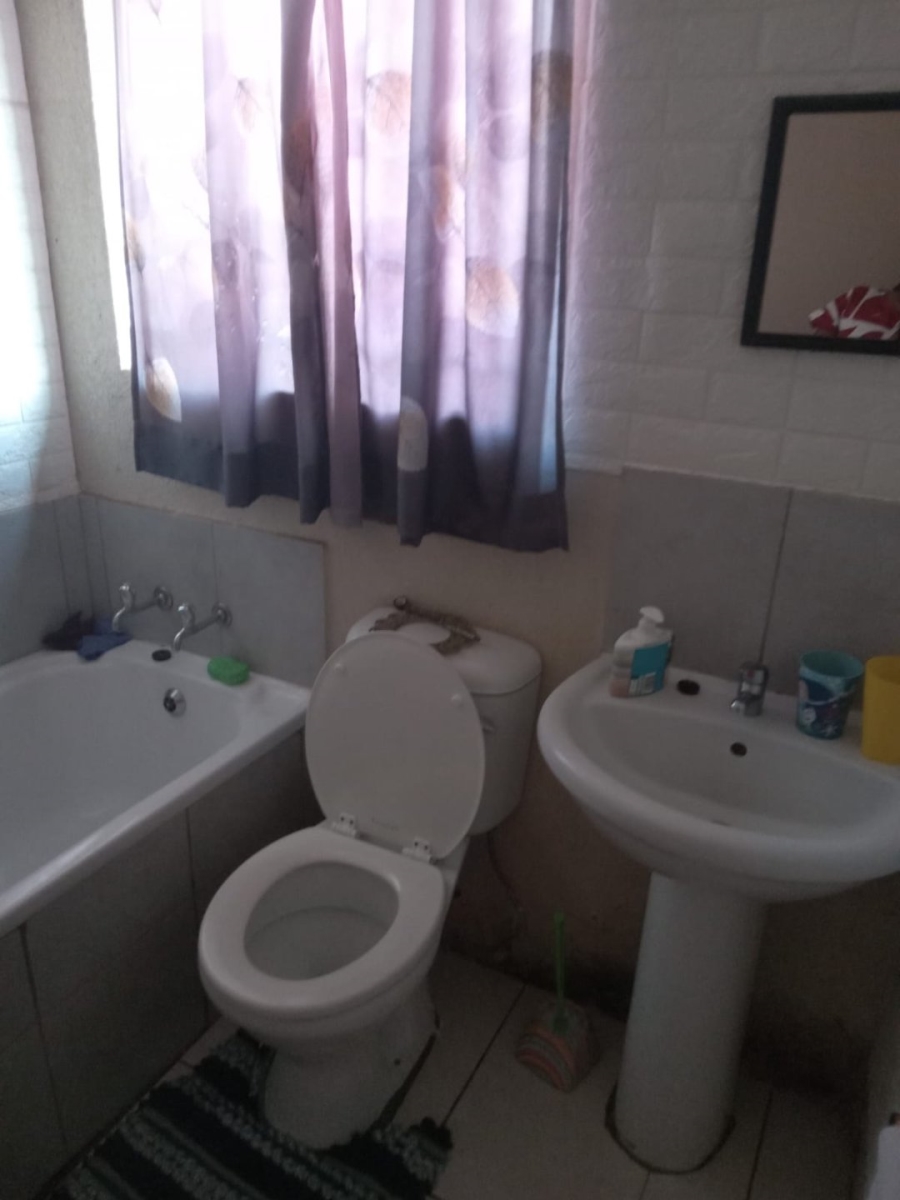 2 Bedroom Property for Sale in Soshanguve VV Gauteng