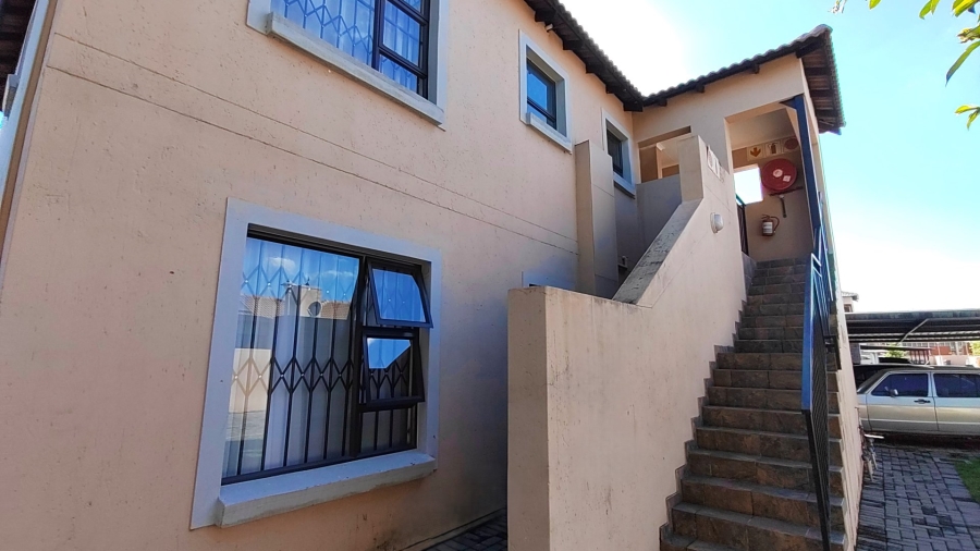 2 Bedroom Property for Sale in Christiaanville A H Gauteng