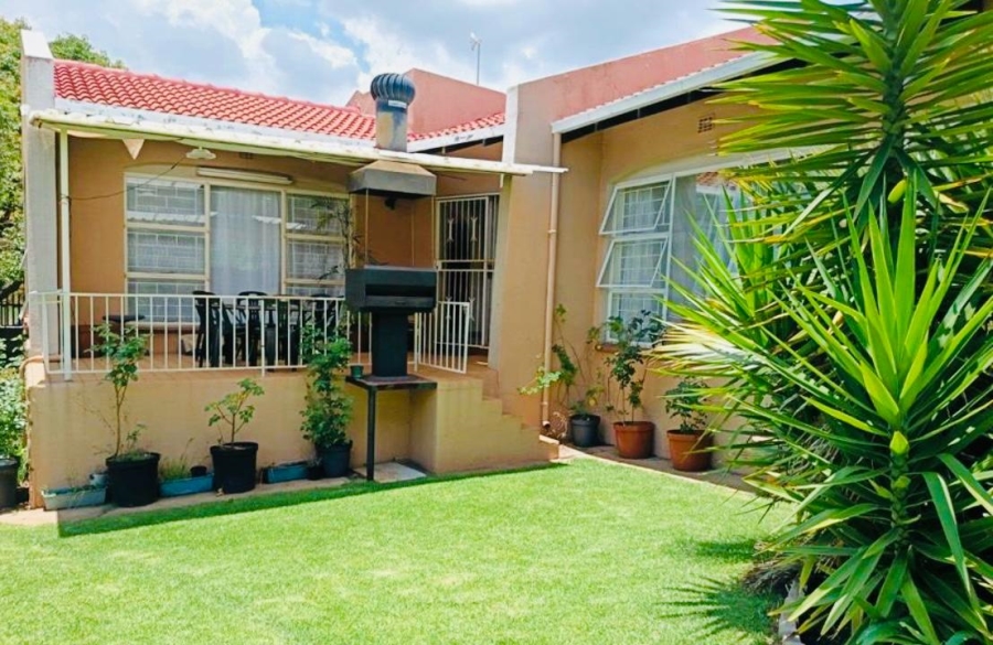 3 Bedroom Property for Sale in Helikonpark Gauteng