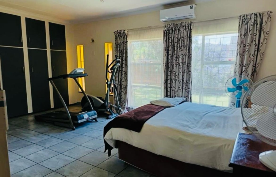 3 Bedroom Property for Sale in Helikonpark Gauteng
