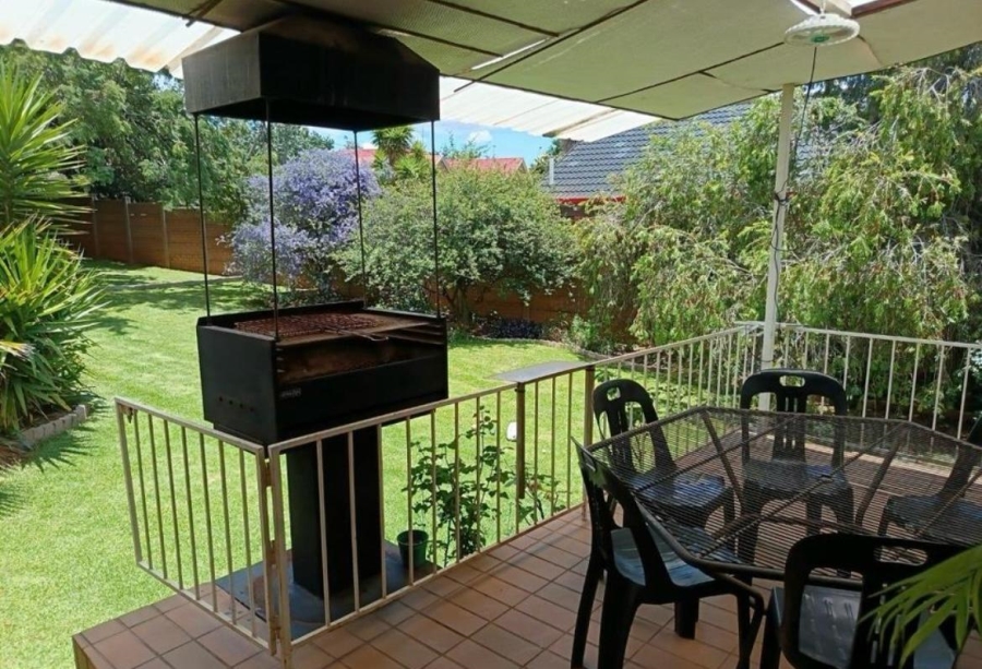 3 Bedroom Property for Sale in Helikonpark Gauteng