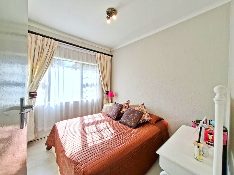 3 Bedroom Property for Sale in Vorna Valley Gauteng