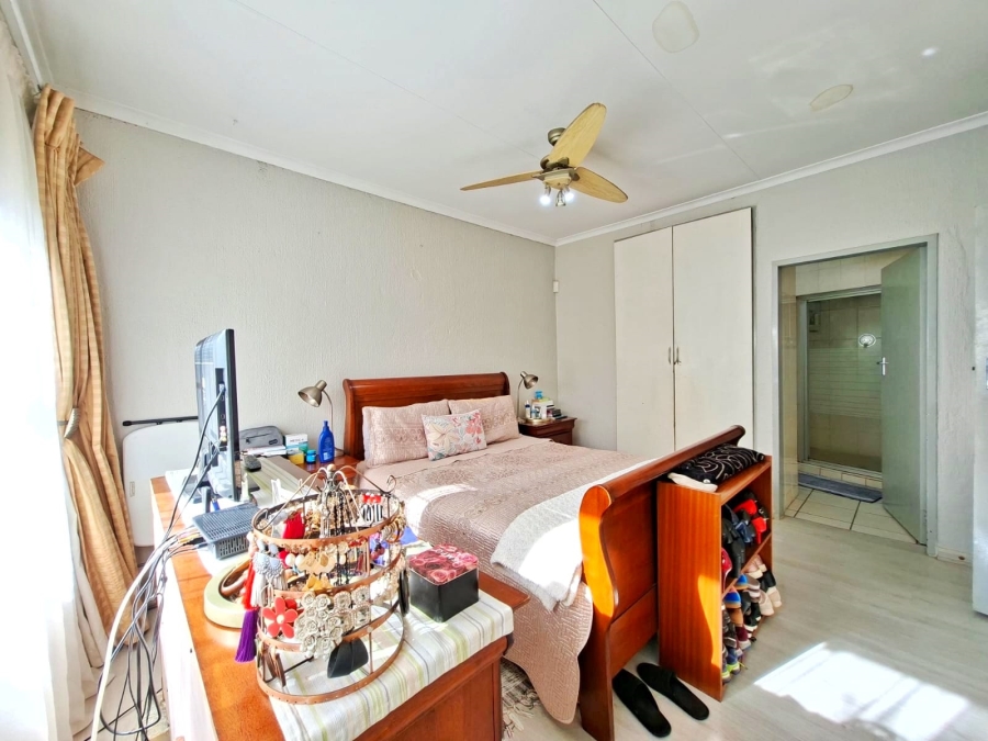 3 Bedroom Property for Sale in Vorna Valley Gauteng