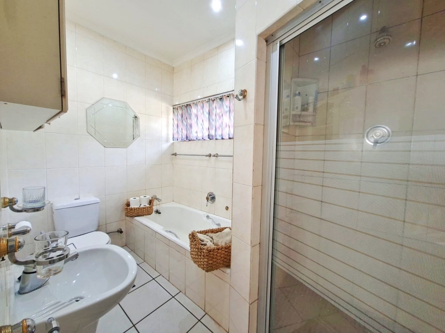 3 Bedroom Property for Sale in Vorna Valley Gauteng
