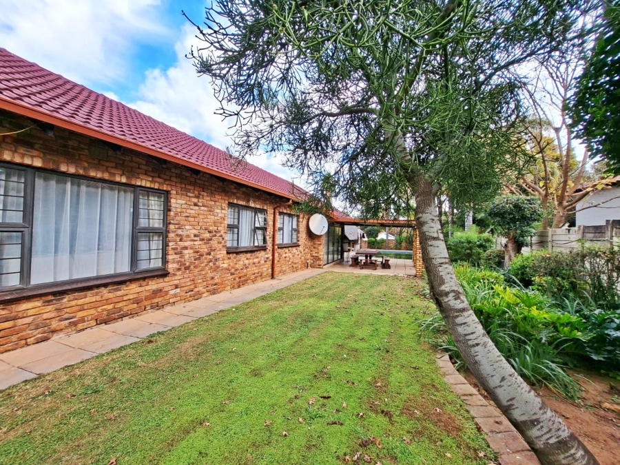 3 Bedroom Property for Sale in Vorna Valley Gauteng