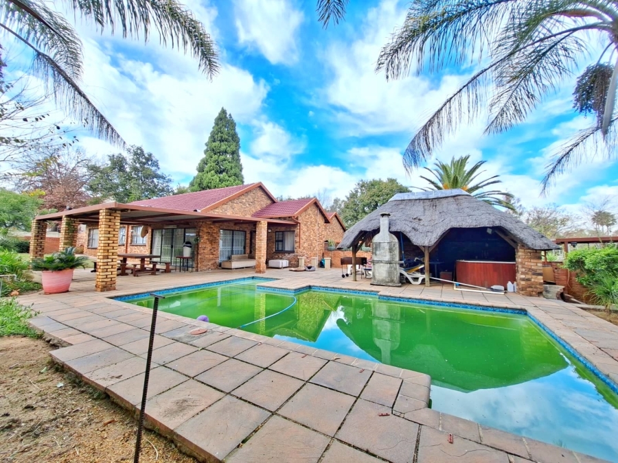 3 Bedroom Property for Sale in Vorna Valley Gauteng