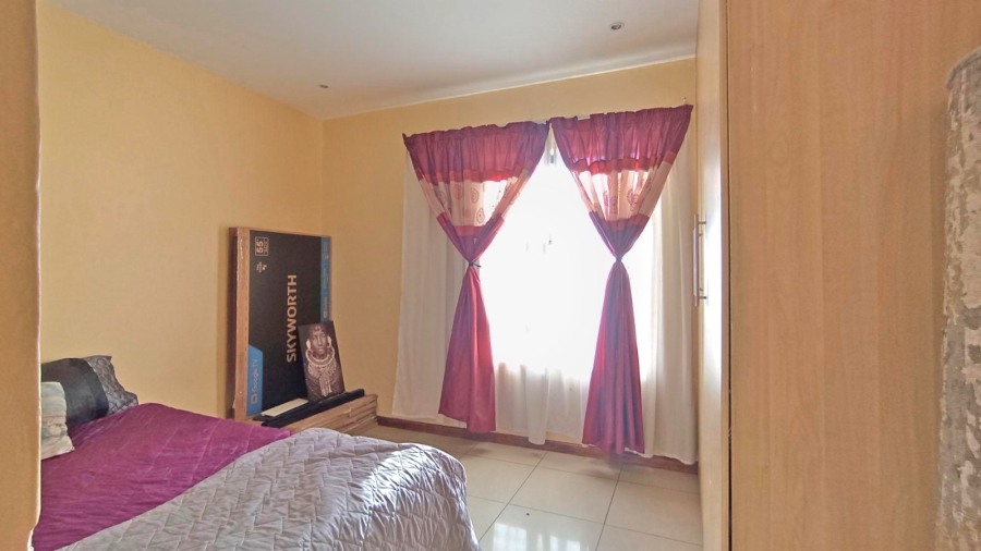 2 Bedroom Property for Sale in Rooihuiskraal North Gauteng