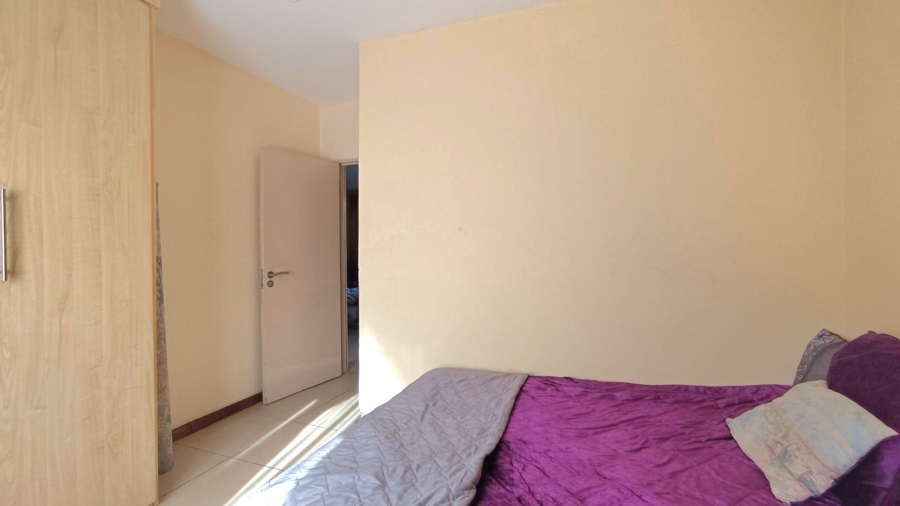 2 Bedroom Property for Sale in Rooihuiskraal North Gauteng