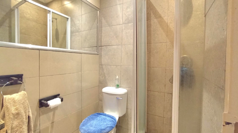 2 Bedroom Property for Sale in Rooihuiskraal North Gauteng