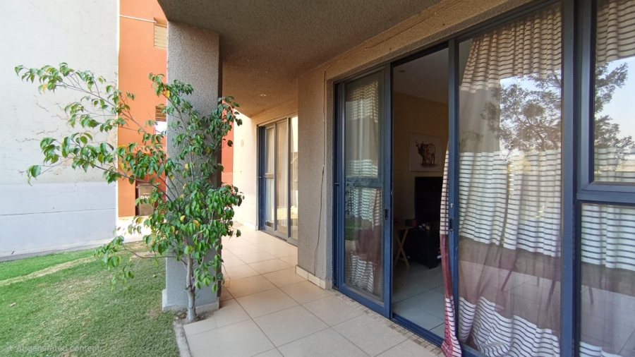 2 Bedroom Property for Sale in Rooihuiskraal North Gauteng