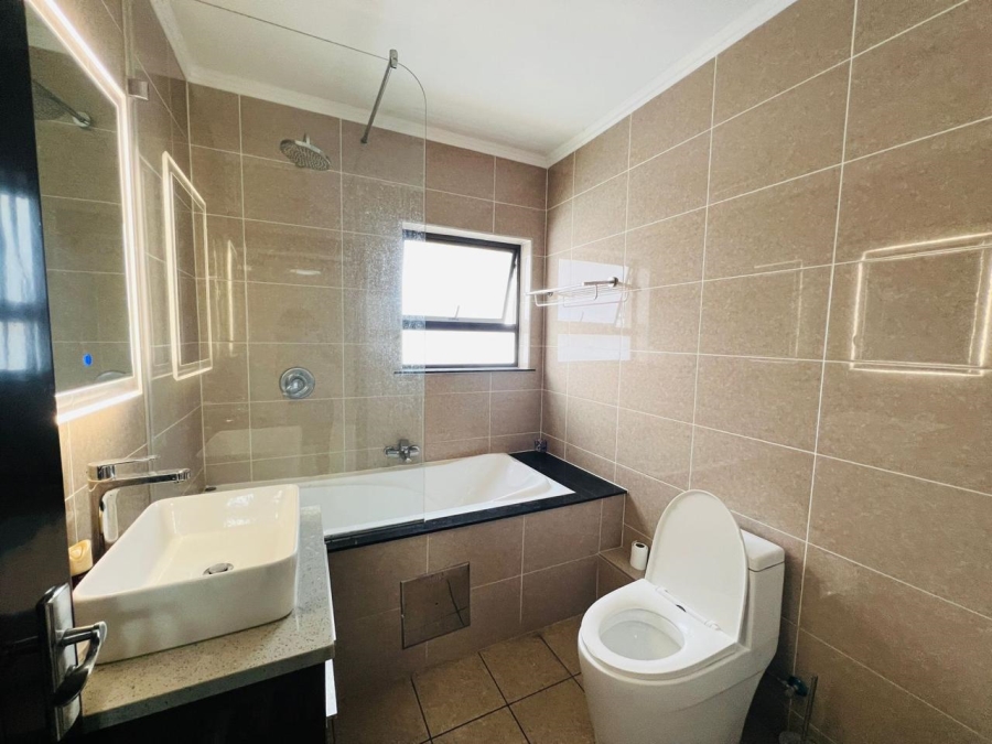 To Let 1 Bedroom Property for Rent in Fourways Gauteng