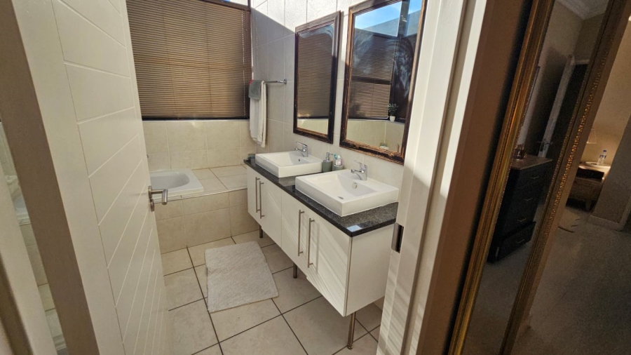 To Let 3 Bedroom Property for Rent in Morningside Gauteng