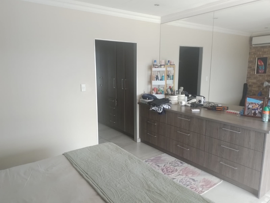 4 Bedroom Property for Sale in Erand Gardens Gauteng
