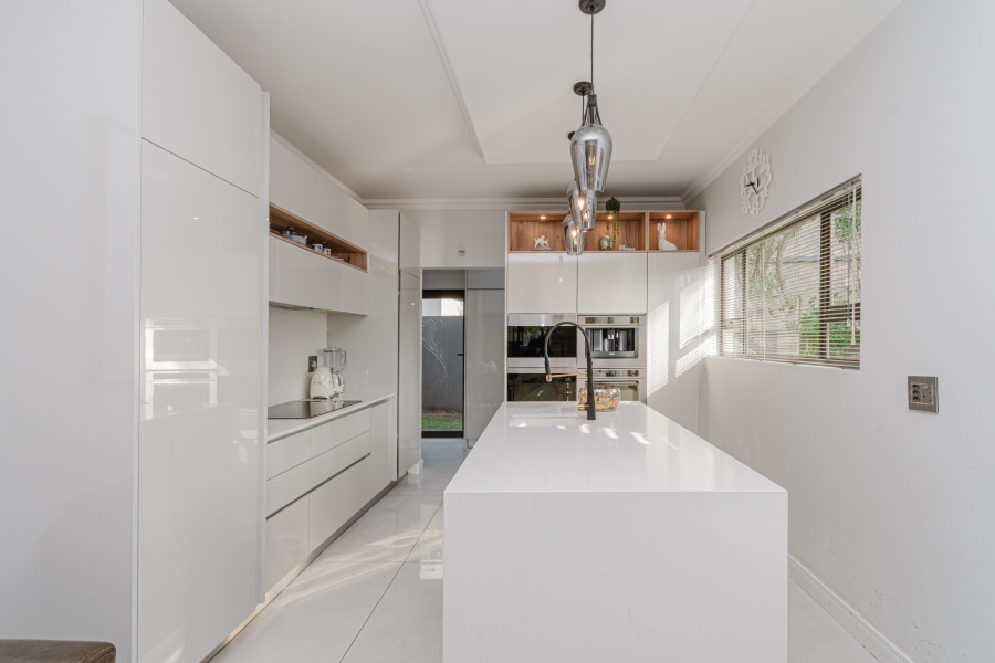 5 Bedroom Property for Sale in Beverley Gauteng