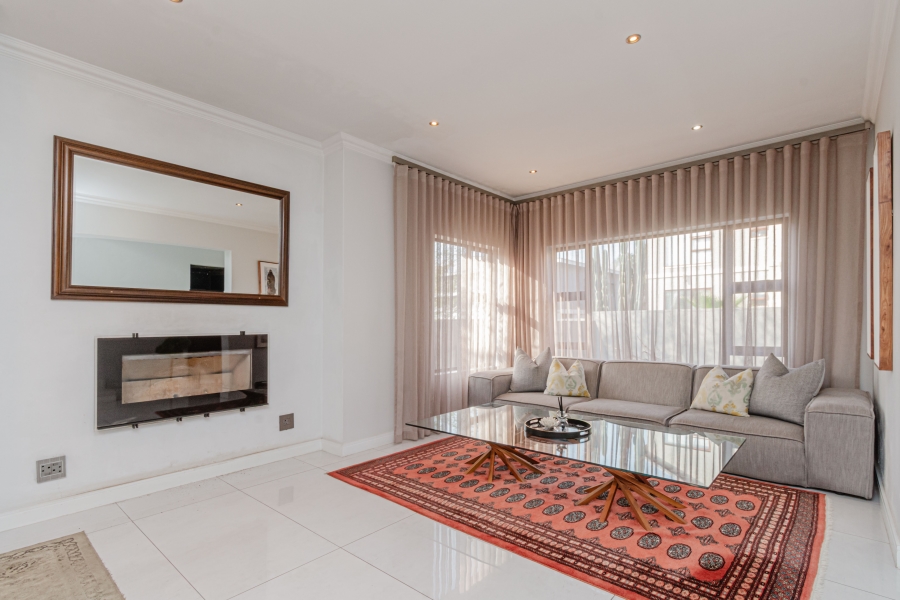 5 Bedroom Property for Sale in Beverley Gauteng