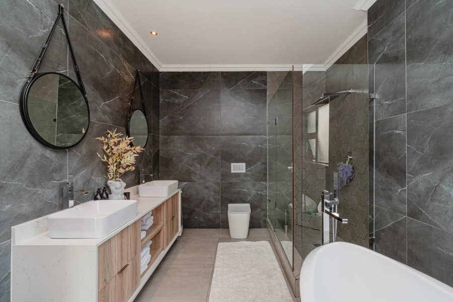 5 Bedroom Property for Sale in Beverley Gauteng