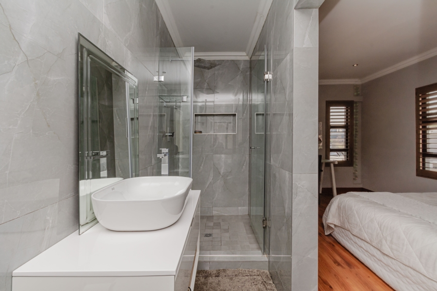 5 Bedroom Property for Sale in Beverley Gauteng