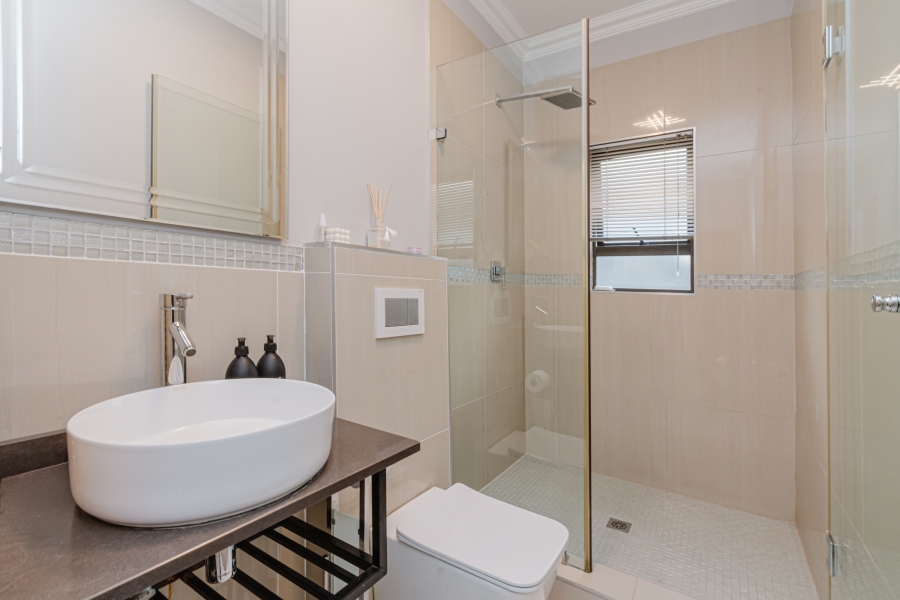 5 Bedroom Property for Sale in Beverley Gauteng