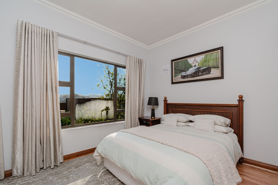 5 Bedroom Property for Sale in Beverley Gauteng