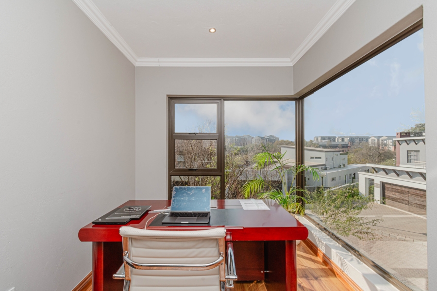 5 Bedroom Property for Sale in Beverley Gauteng