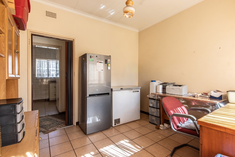 4 Bedroom Property for Sale in Helikonpark Gauteng