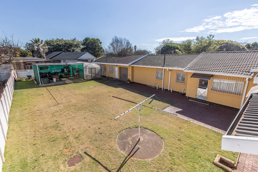 4 Bedroom Property for Sale in Helikonpark Gauteng