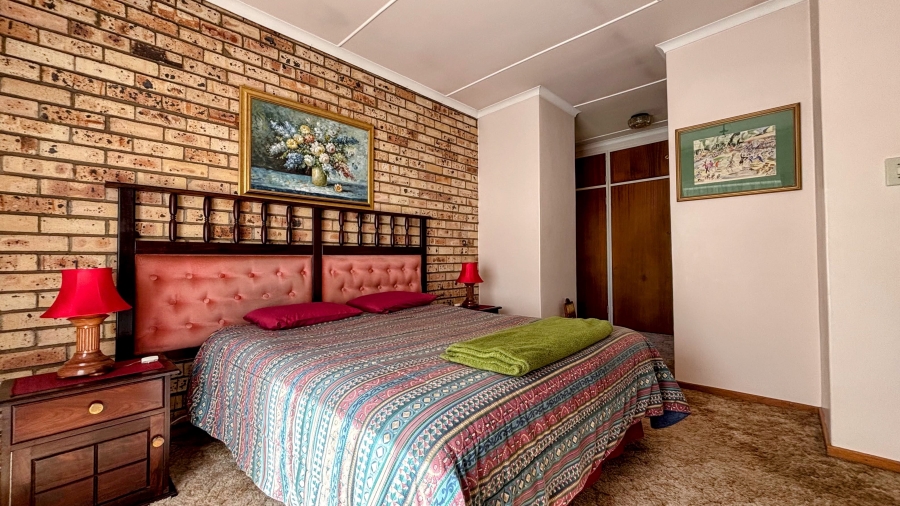 4 Bedroom Property for Sale in Three Rivers East Gauteng