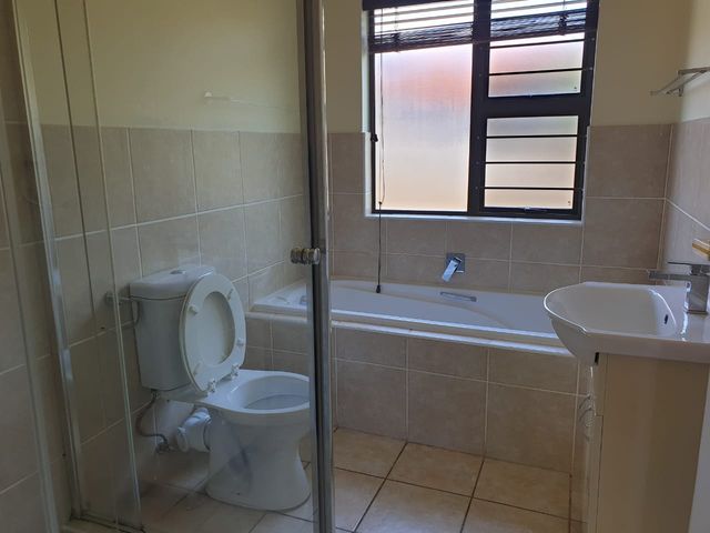 To Let 4 Bedroom Property for Rent in Greengate Gauteng