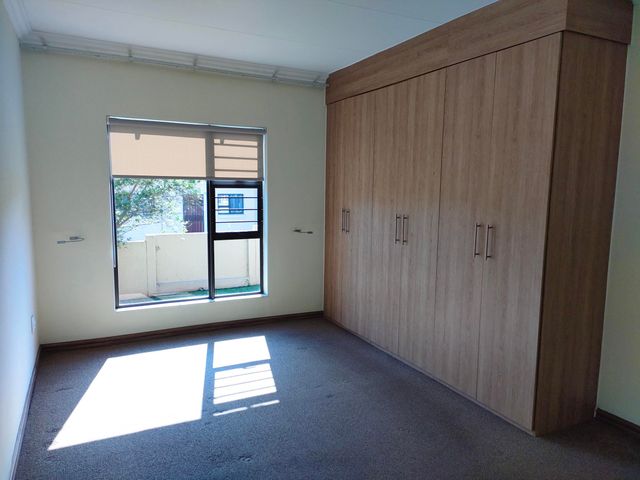 To Let 4 Bedroom Property for Rent in Greengate Gauteng