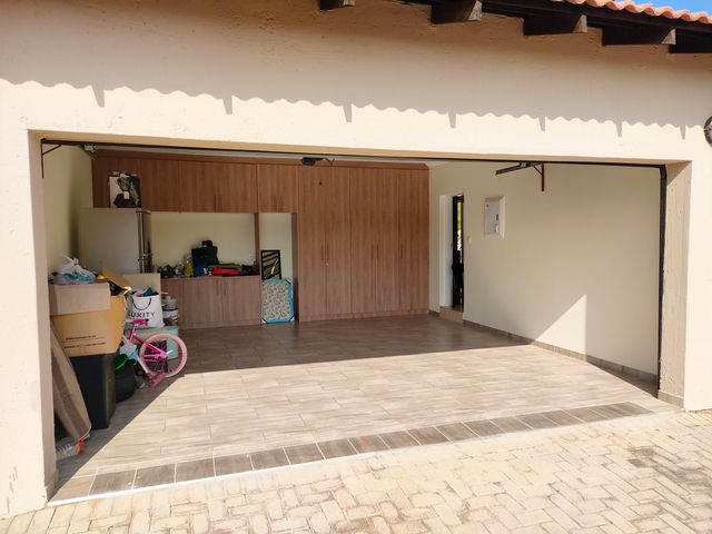 To Let 4 Bedroom Property for Rent in Greengate Gauteng