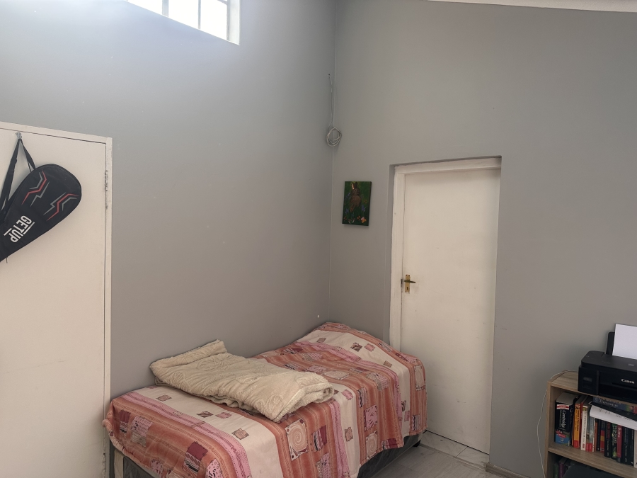 To Let 3 Bedroom Property for Rent in Florida Lake Gauteng