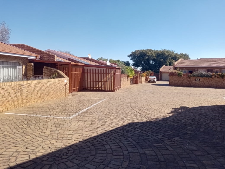 3 Bedroom Property for Sale in Greenhills Gauteng