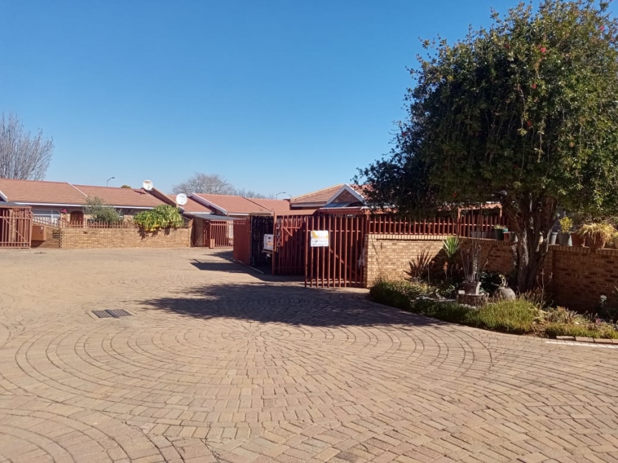 3 Bedroom Property for Sale in Greenhills Gauteng