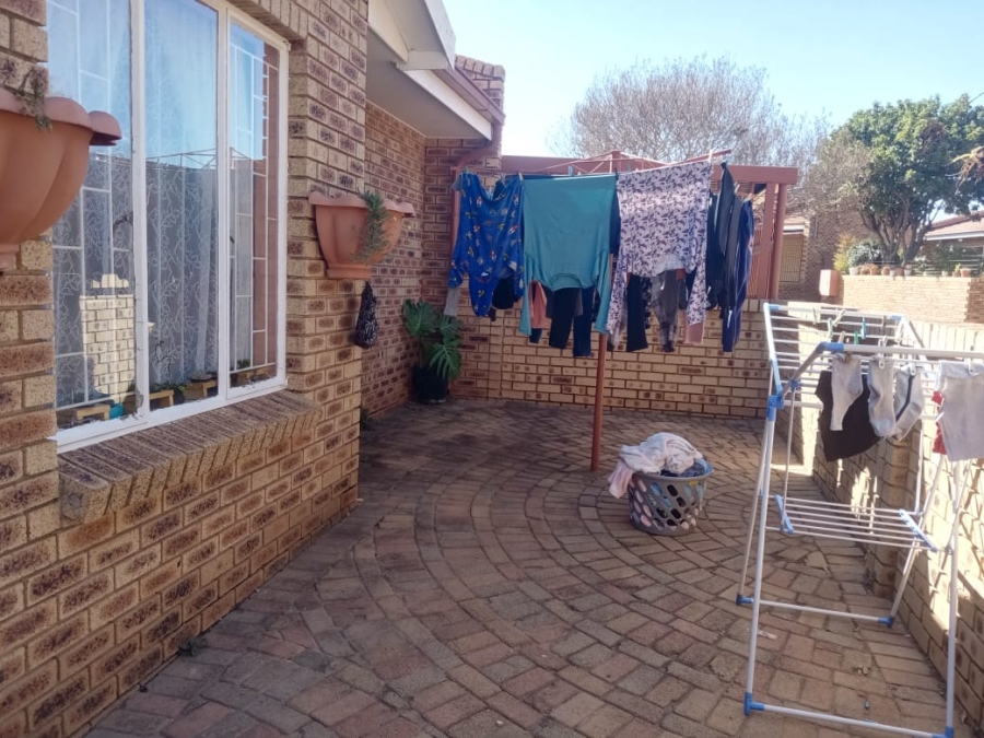 3 Bedroom Property for Sale in Greenhills Gauteng