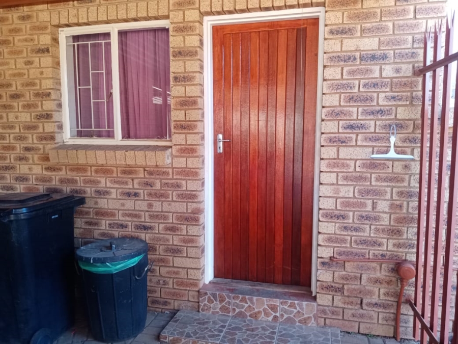 3 Bedroom Property for Sale in Greenhills Gauteng
