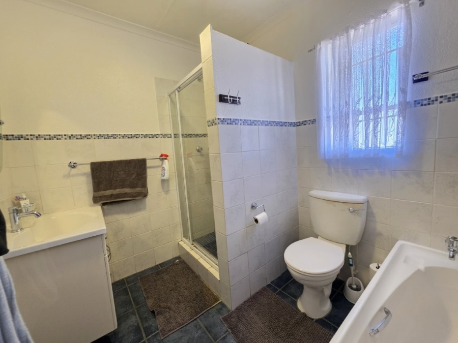 2 Bedroom Property for Sale in New Redruth Gauteng
