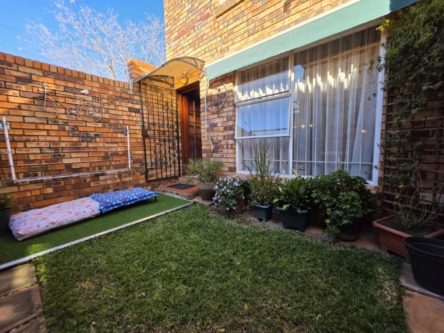 2 Bedroom Property for Sale in New Redruth Gauteng