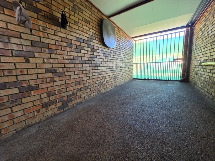 2 Bedroom Property for Sale in New Redruth Gauteng