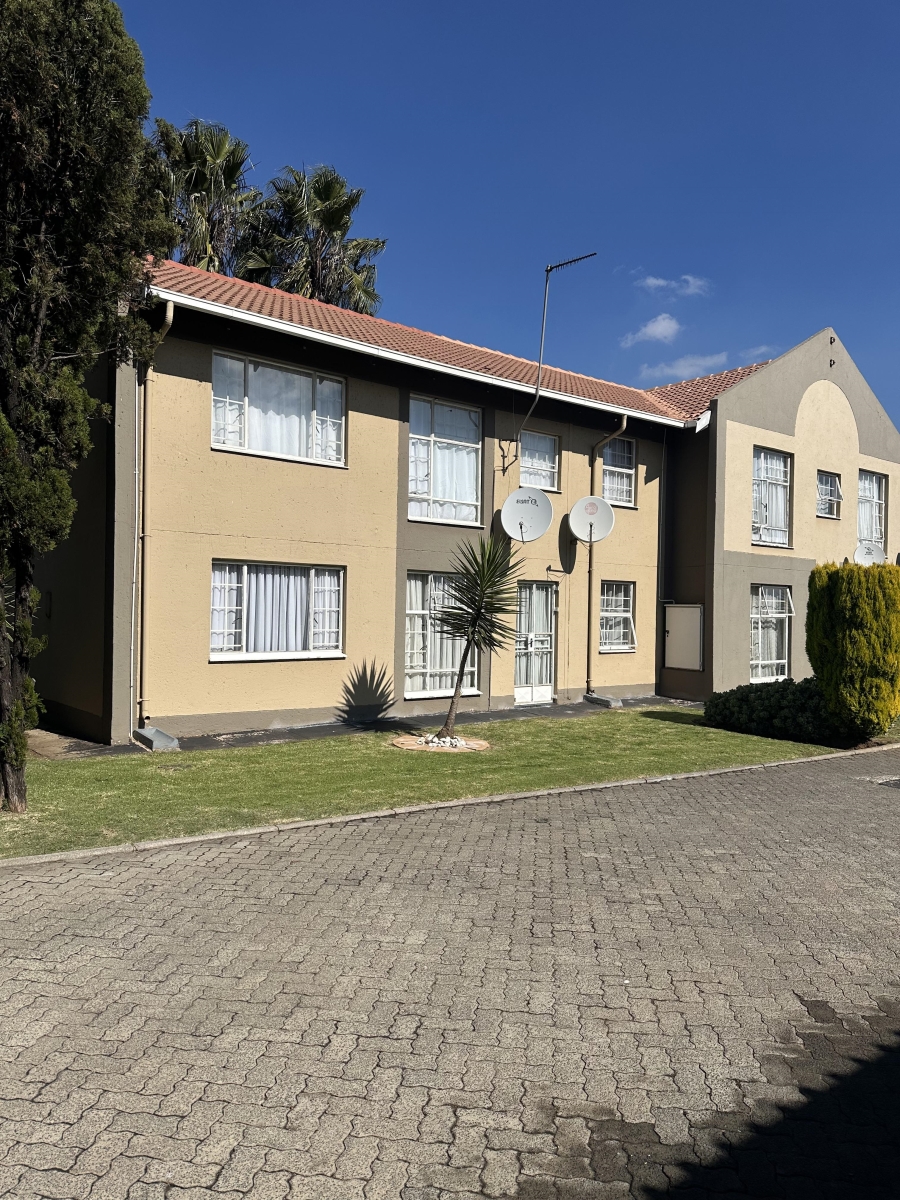 2 Bedroom Property for Sale in Verwoerdpark Gauteng
