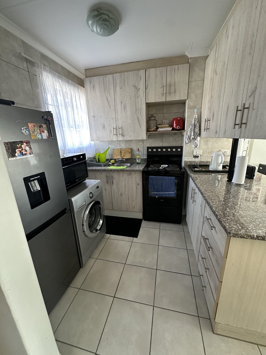 2 Bedroom Property for Sale in Verwoerdpark Gauteng