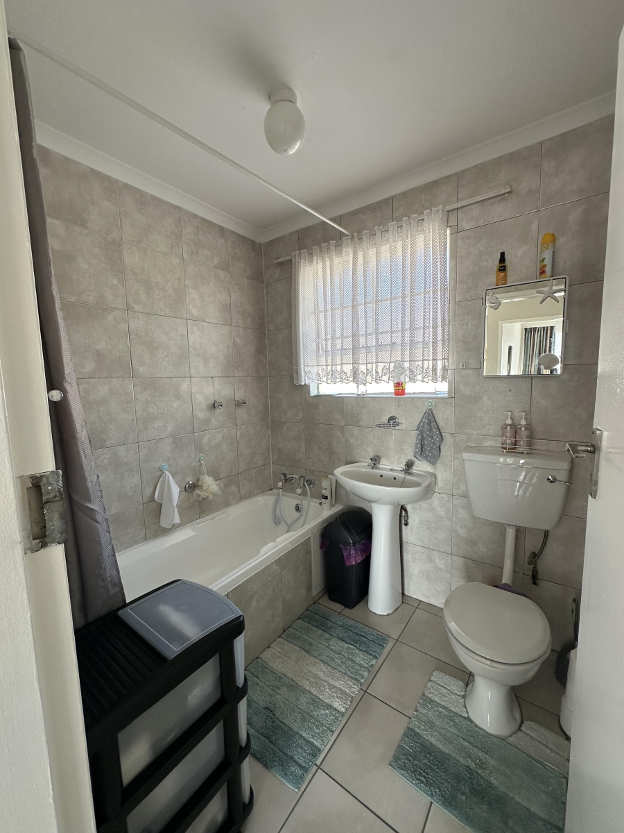 2 Bedroom Property for Sale in Verwoerdpark Gauteng