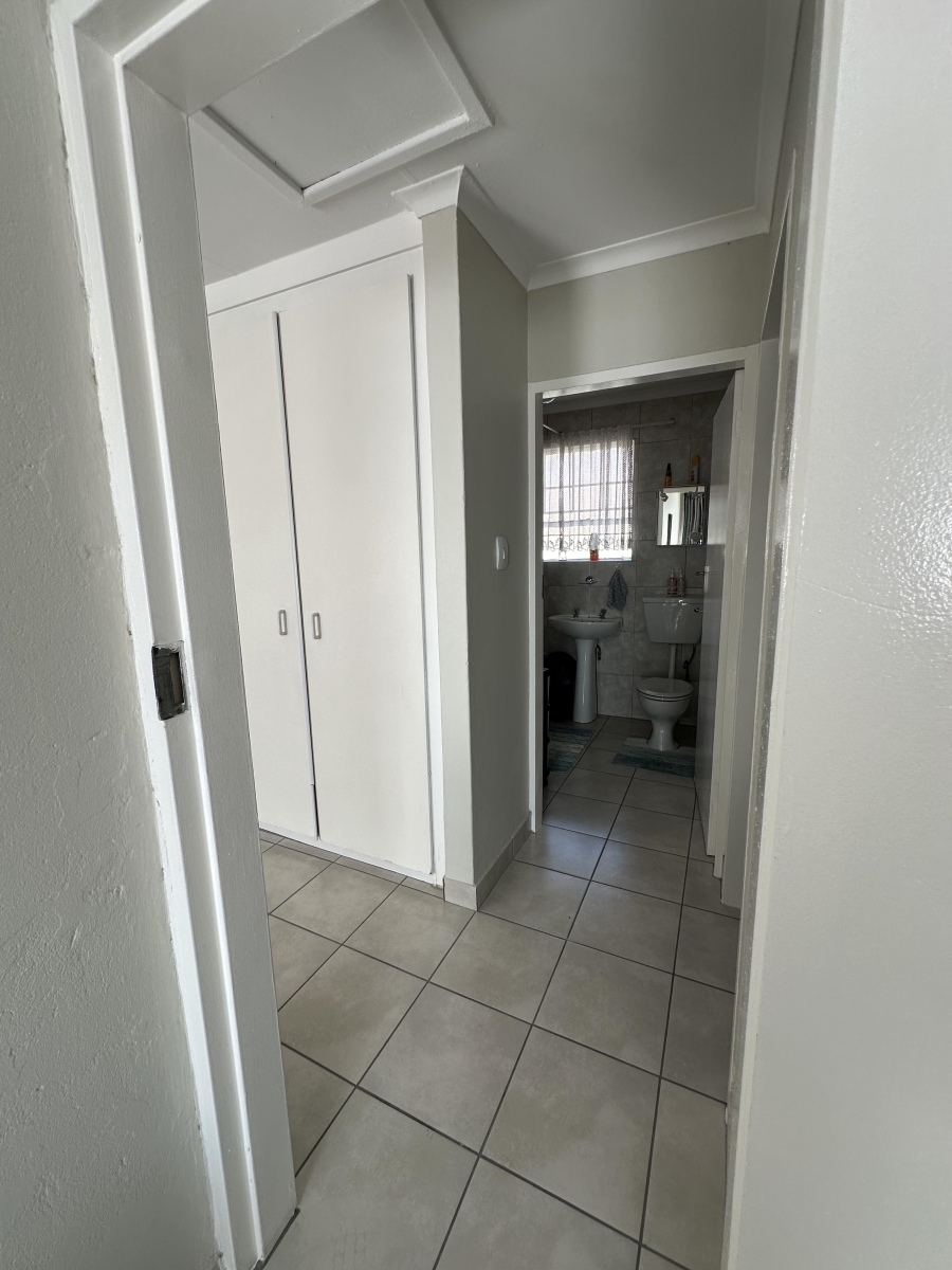 2 Bedroom Property for Sale in Verwoerdpark Gauteng